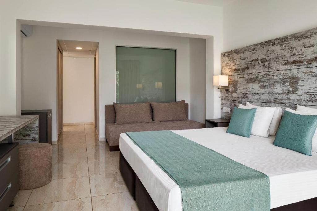 Freij Hotel & Resort - Adults Only أيا نابا المظهر الخارجي الصورة
